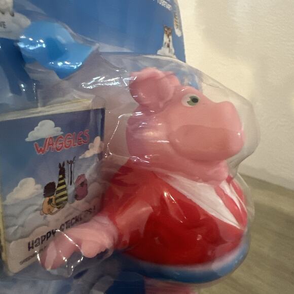 Waggles Figurine Toy and Accessories Smile-n'oink Ages 3+ Pig Skateboard - Picture 11 of 15